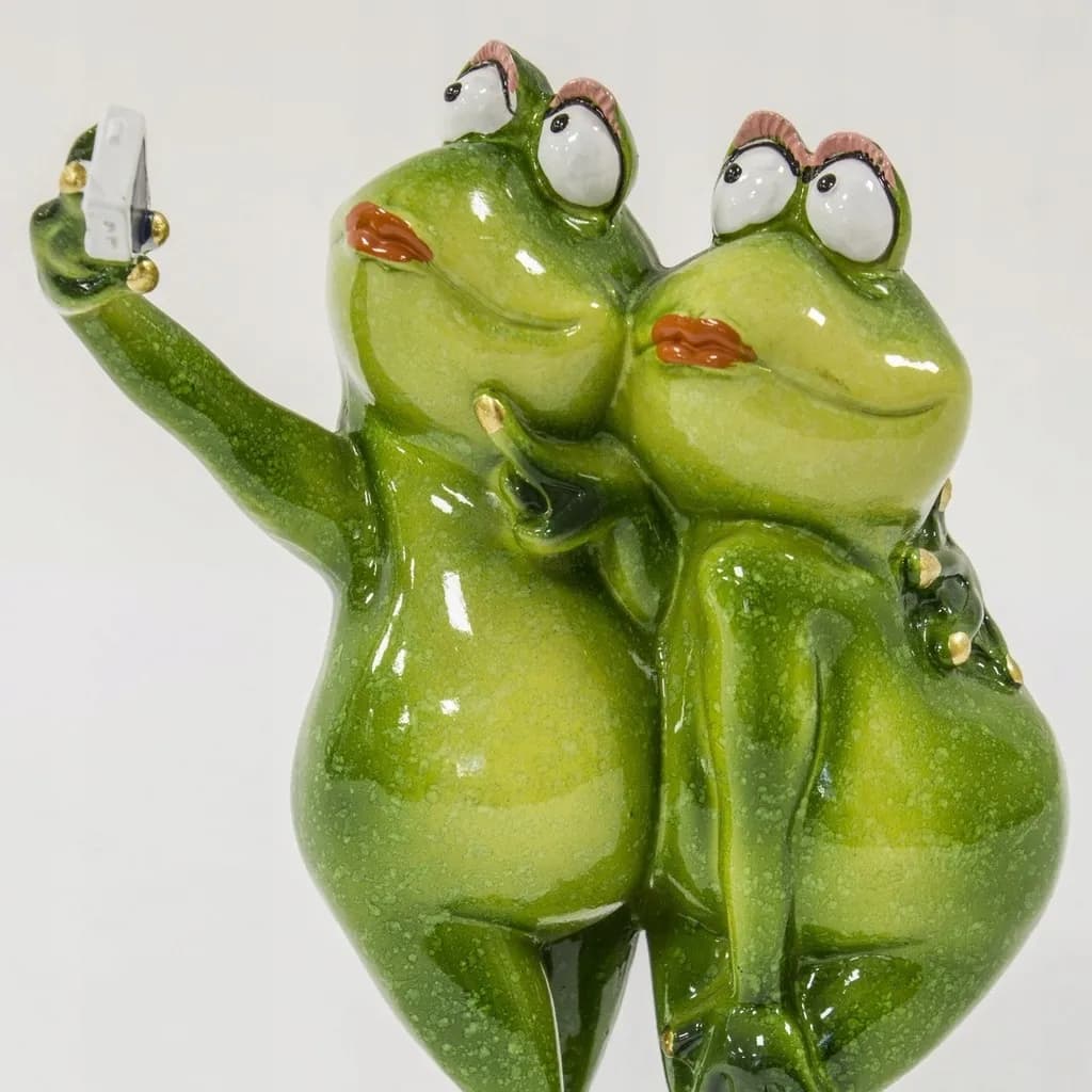Art-Pol figurka dekoracyjna żabki robiące selfie 20 x 14 x 8 cm – zdjęcie produktu 5
