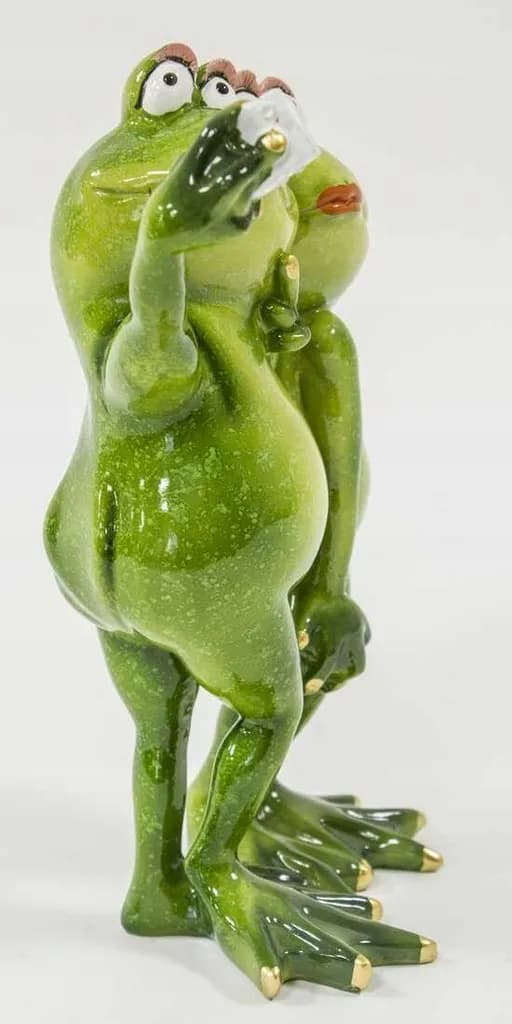 Art-Pol figurka dekoracyjna żabki robiące selfie 20 x 14 x 8 cm – opakowanie produktu